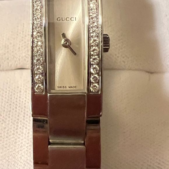 Gucci Womens Dial Diamond Set Bezel Watch - Picture 2 of 6